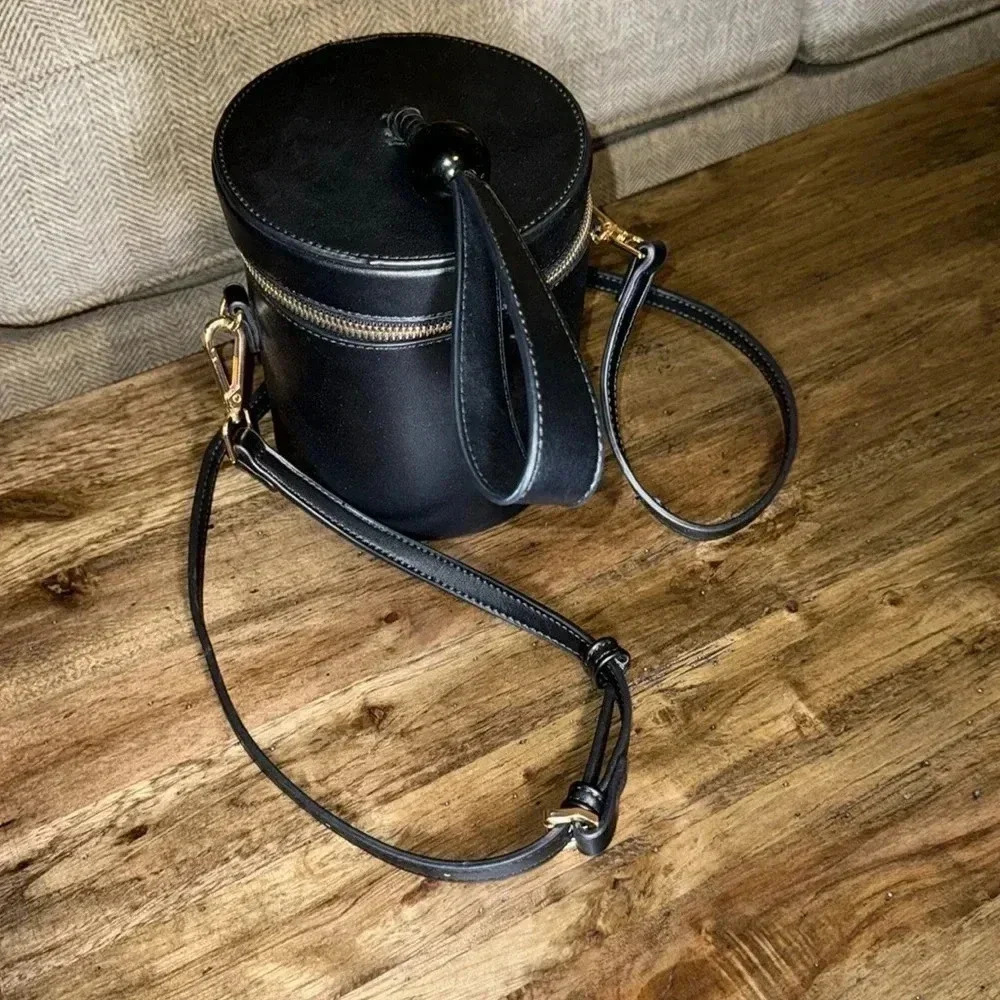 Street Level Cylinder Zippered Top Handle Shoulder Bag Black Leather Purse - Picture 2 of 11